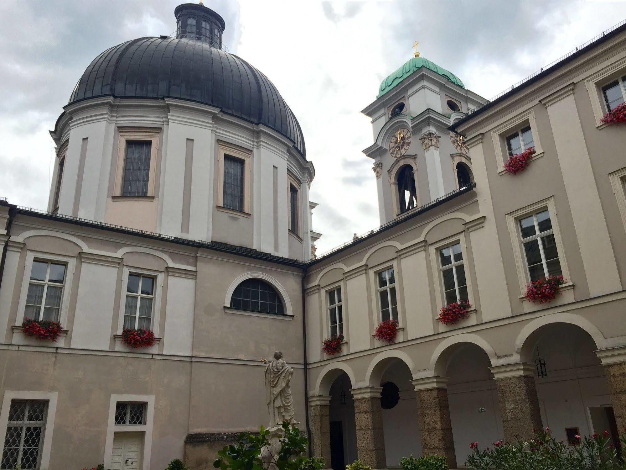 Gastehaus Im Priesterseminar Guest house 3*