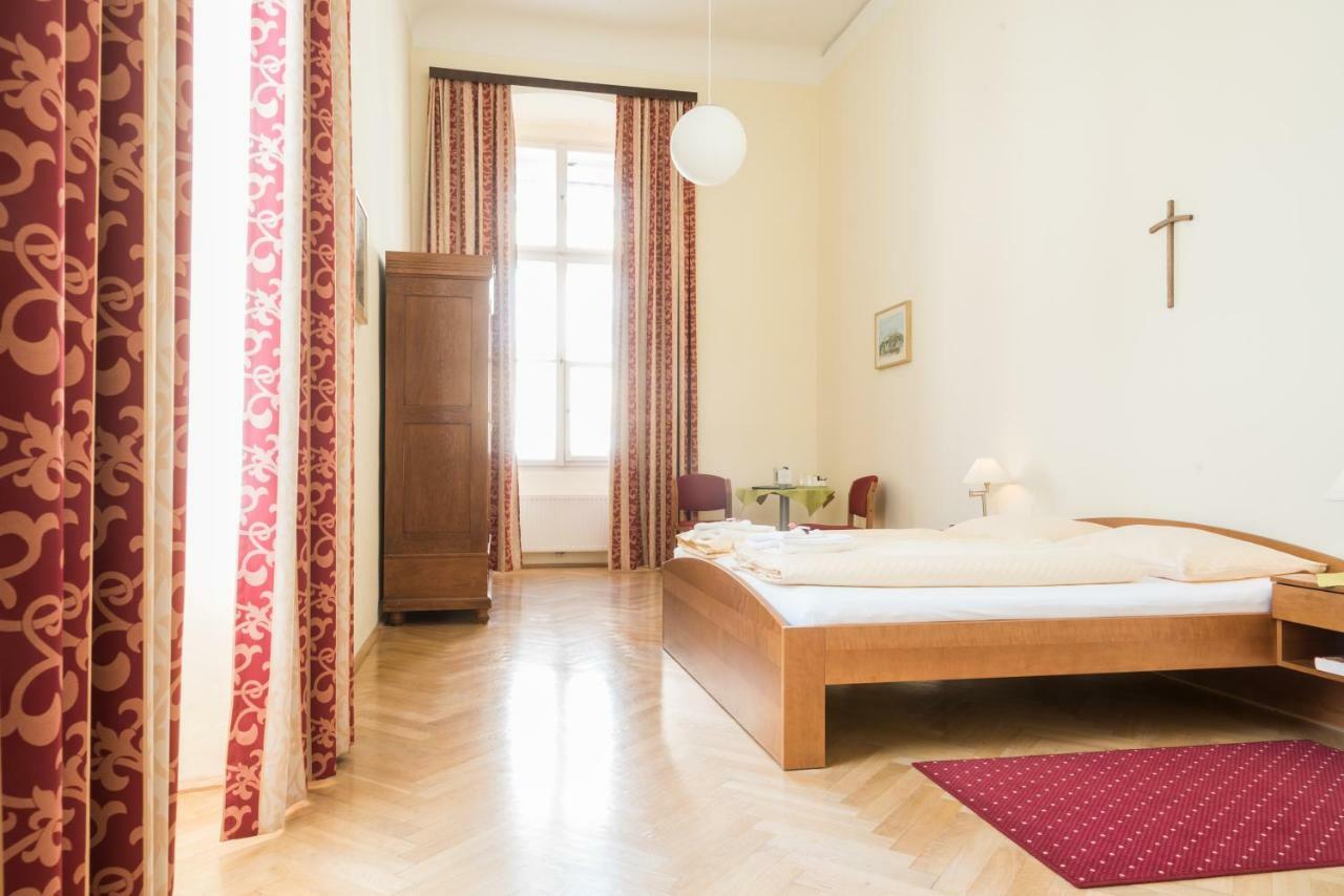 Gastehaus Im Priesterseminar 3*