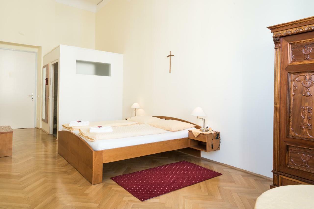 Gastehaus Im Priesterseminar Guest house