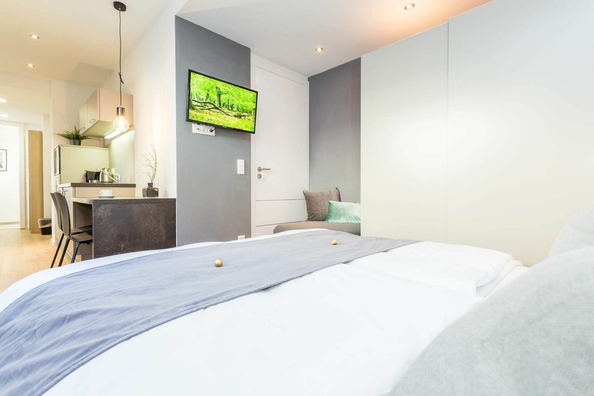 4 & 5 * Salzburgo