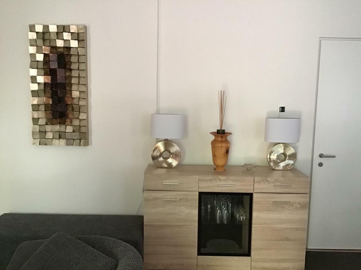 Apartment Old Town Mozart 4 *