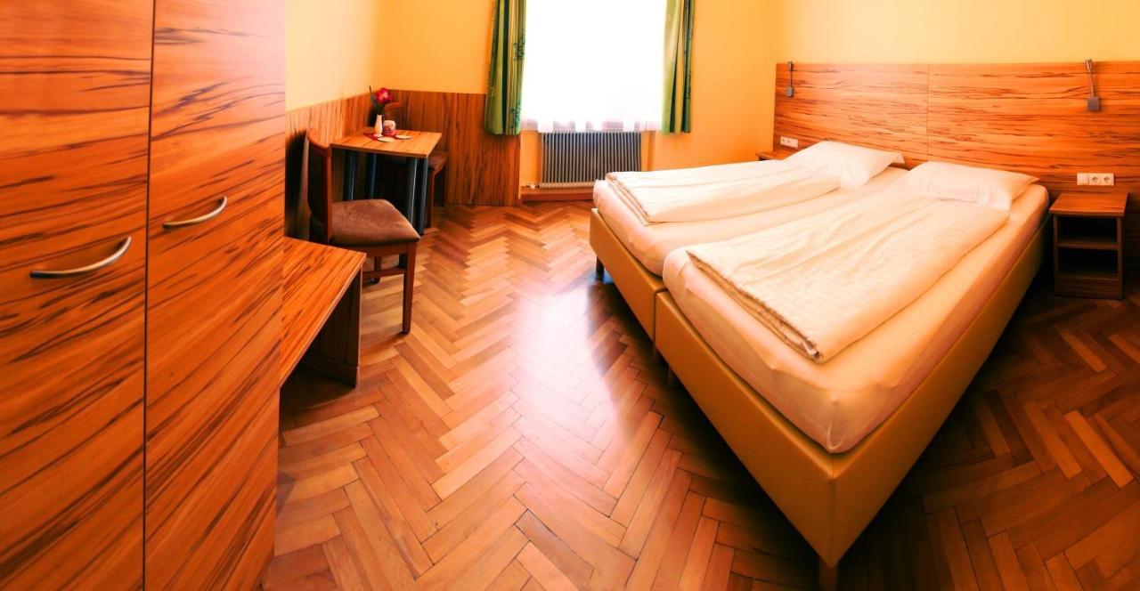 Jahn Bed & Breakfast 3*