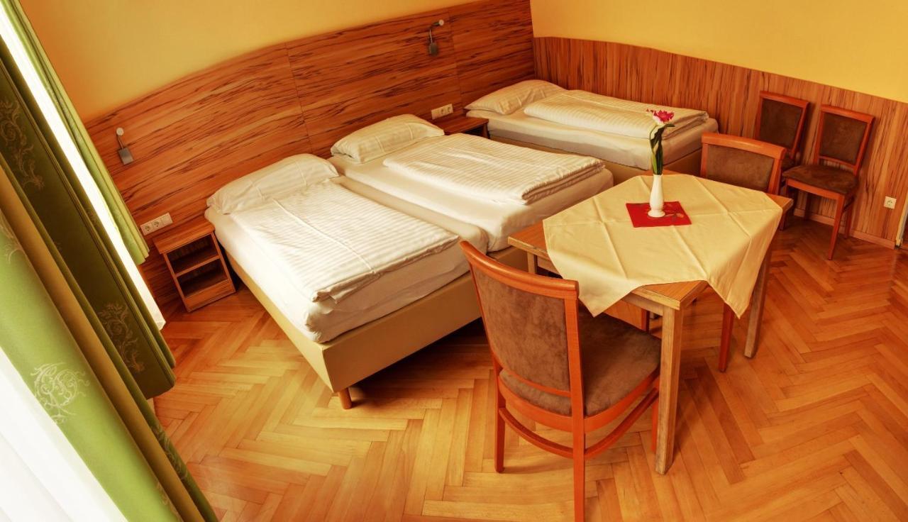 Jahn Bed & Breakfast 3*