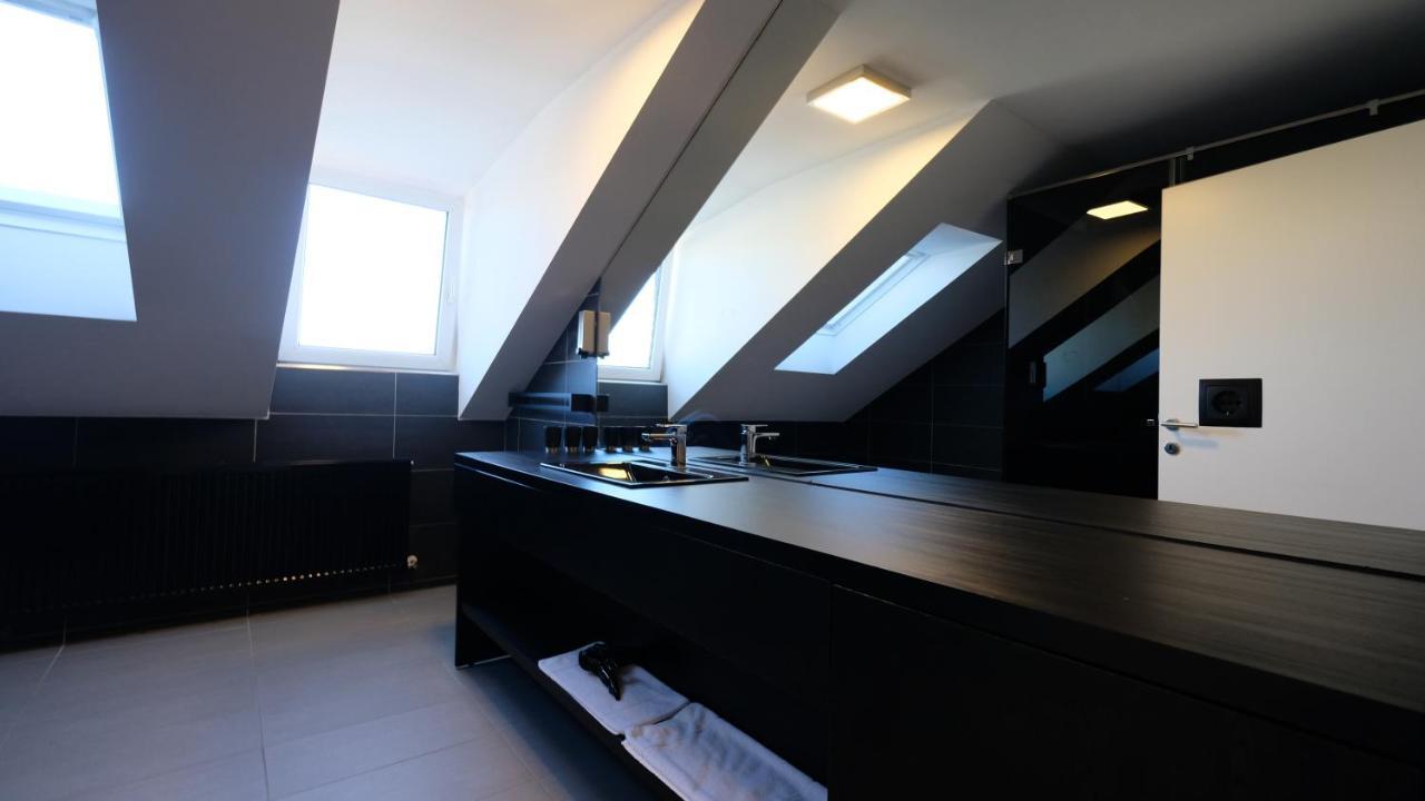 Aparthotel Blackhome I Contactless Check-in 3*