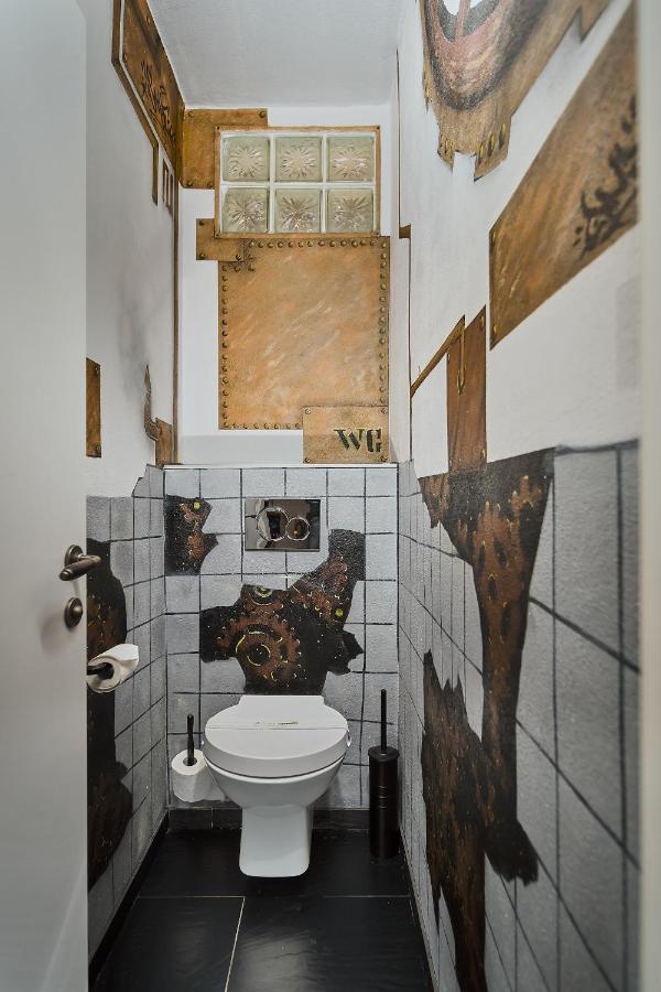 Topside Apartment *