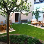 Townhouse Weisses Kreuz Boutiquehotel