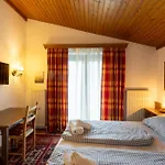 Familienappartement Mit Balkon