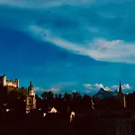 Mozarts Piano-Apartment With Cinematiccityview