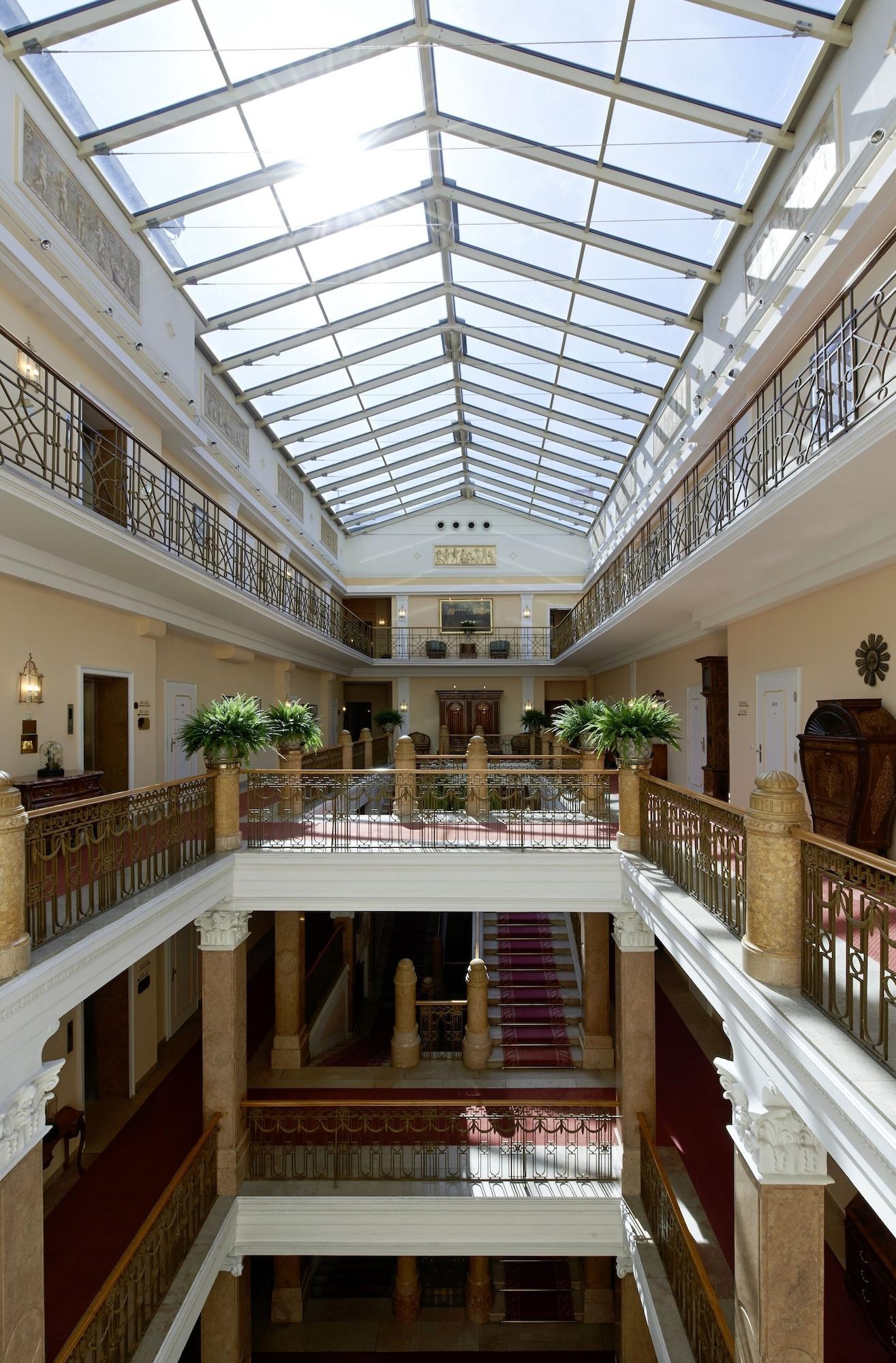 Sacher Hotel 5*