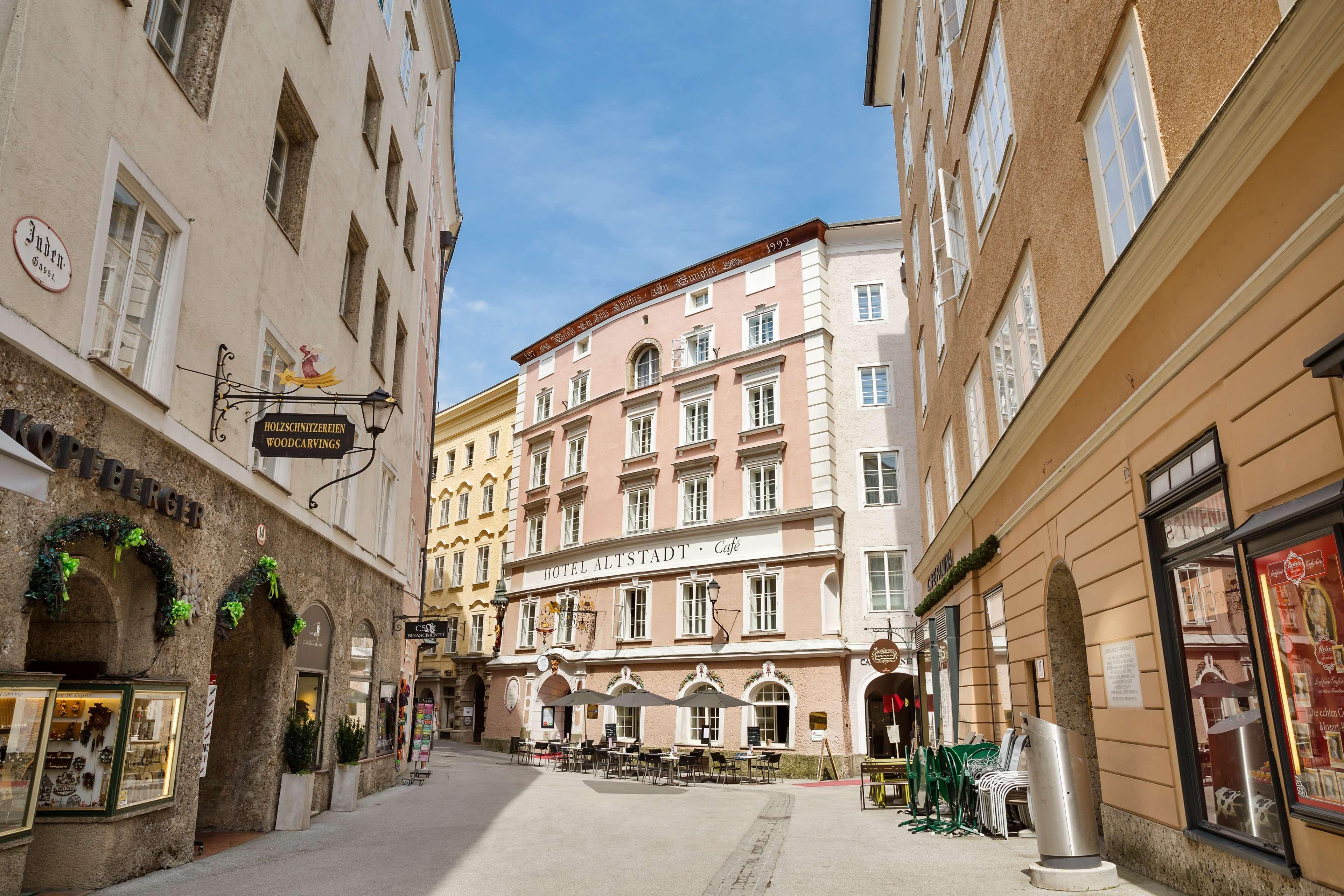 Hotel Radisson Blu Altstadt 5*