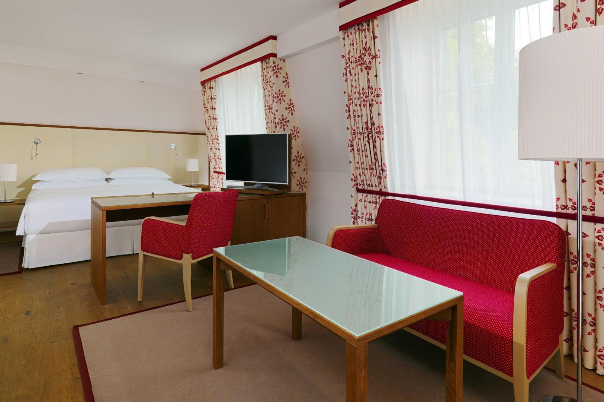 Hotel Sheraton Grand 5*