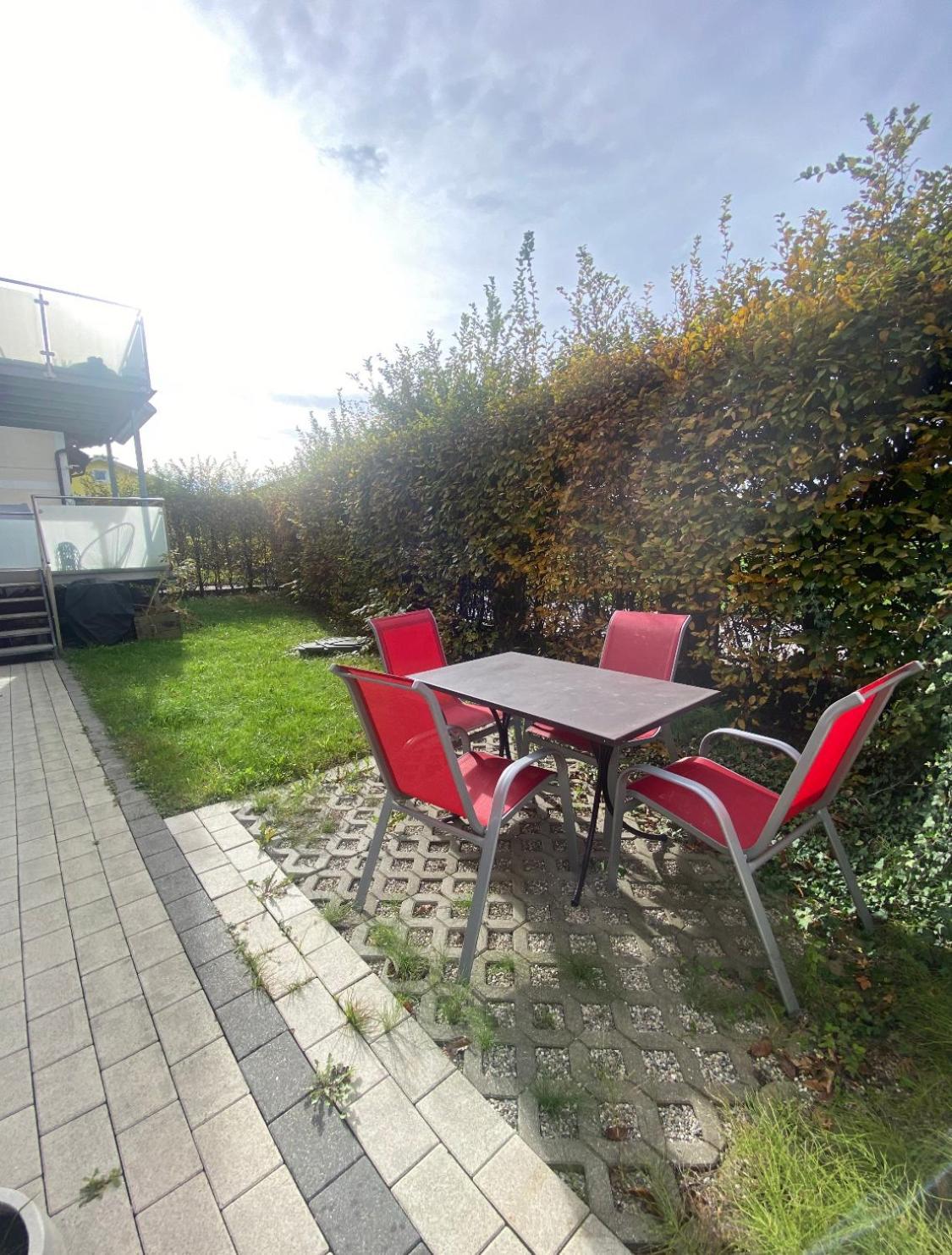 Grüne Stadtoase: Gartenwohnung Mit Parkplatz Salzburg