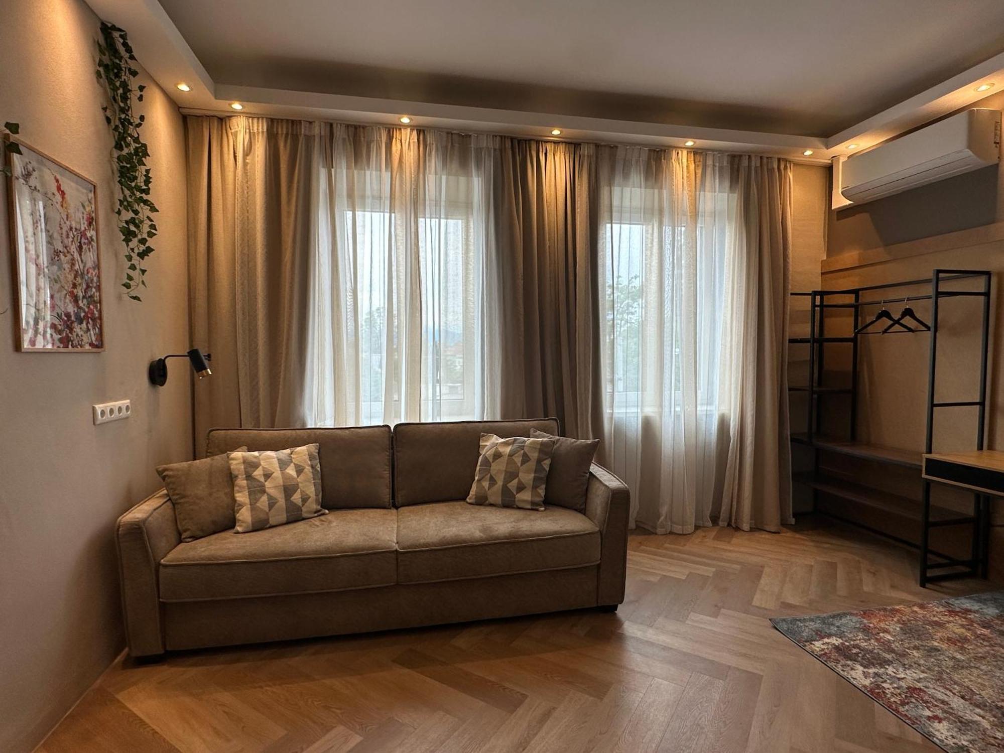 Apartment Book-a-room 33 *