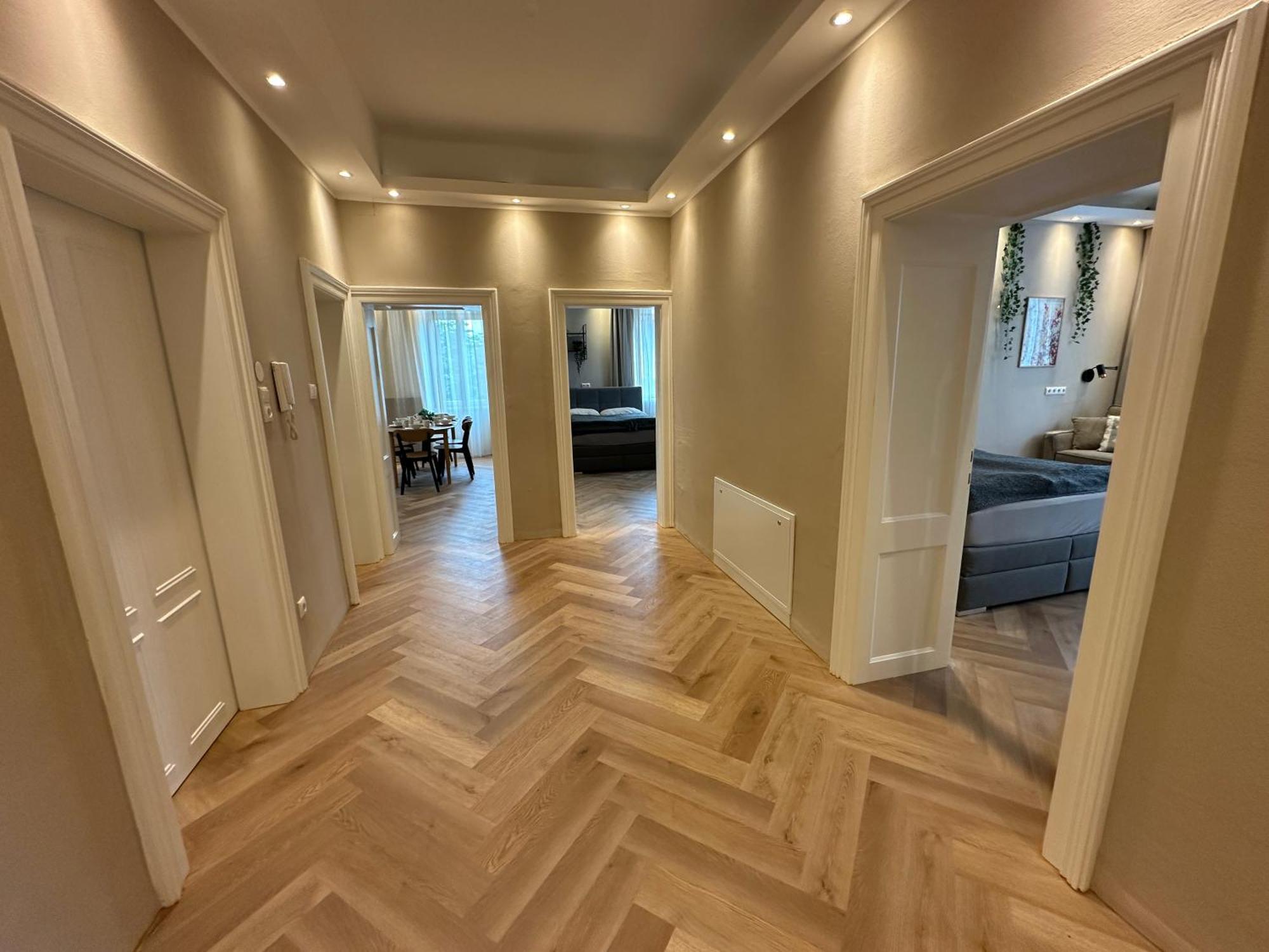 Apartment Book-a-room 33