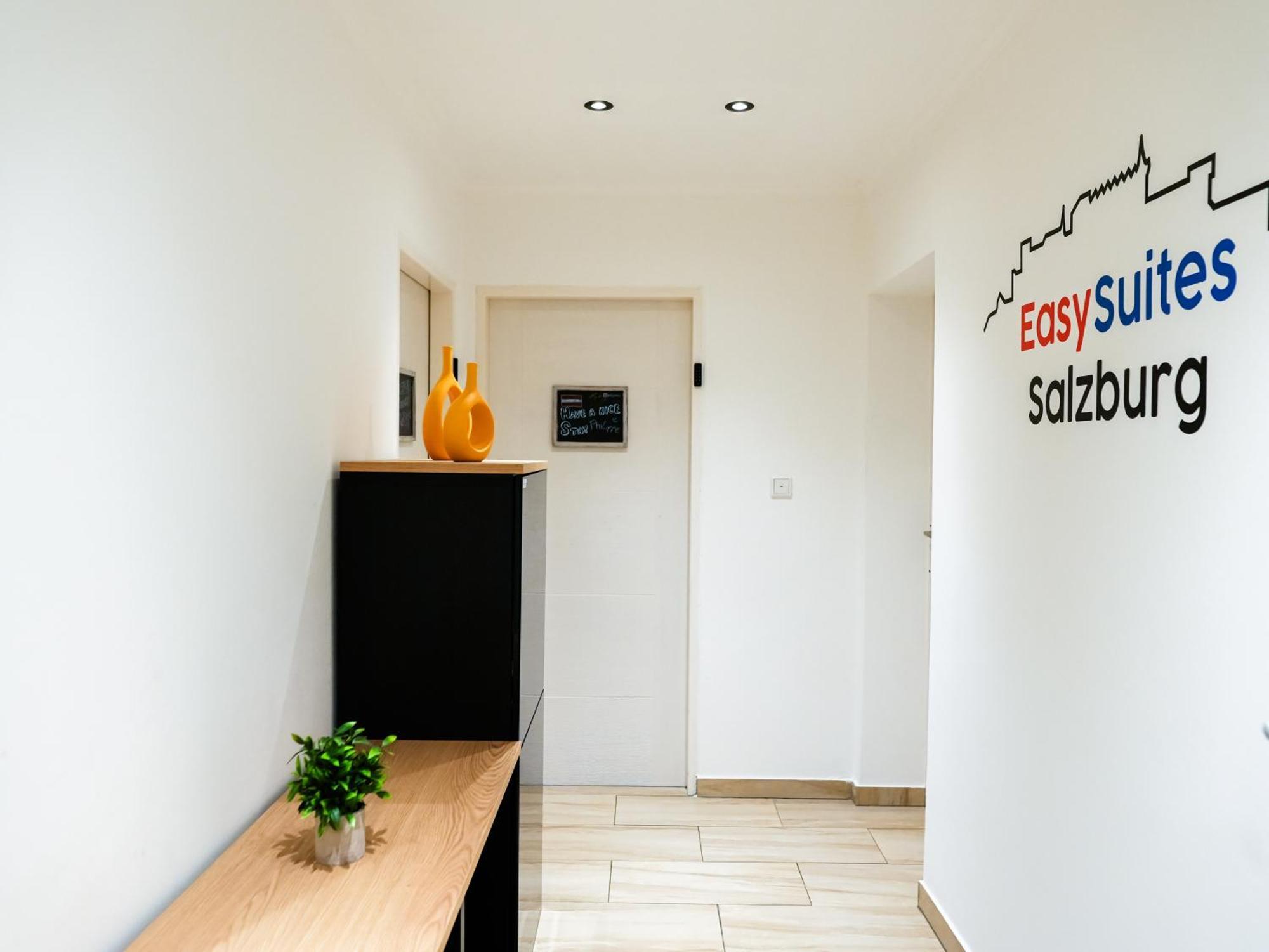 Easysuites Homestay