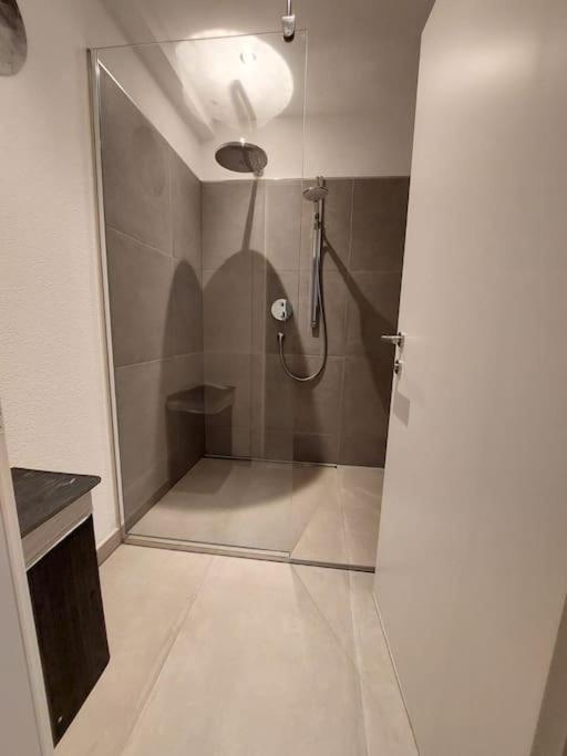 Modern - Perfectly Located *