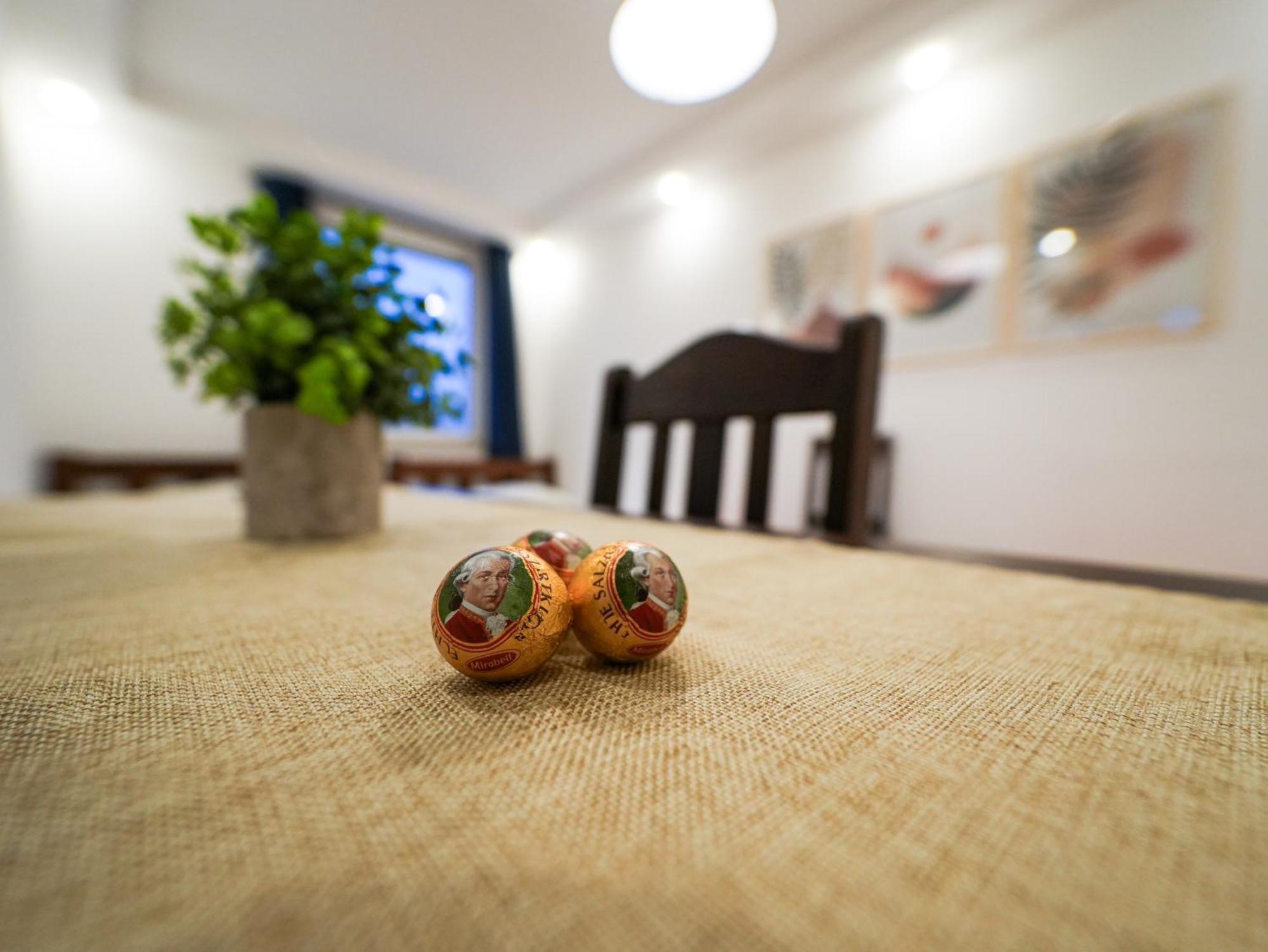 Easysuites Homestay *