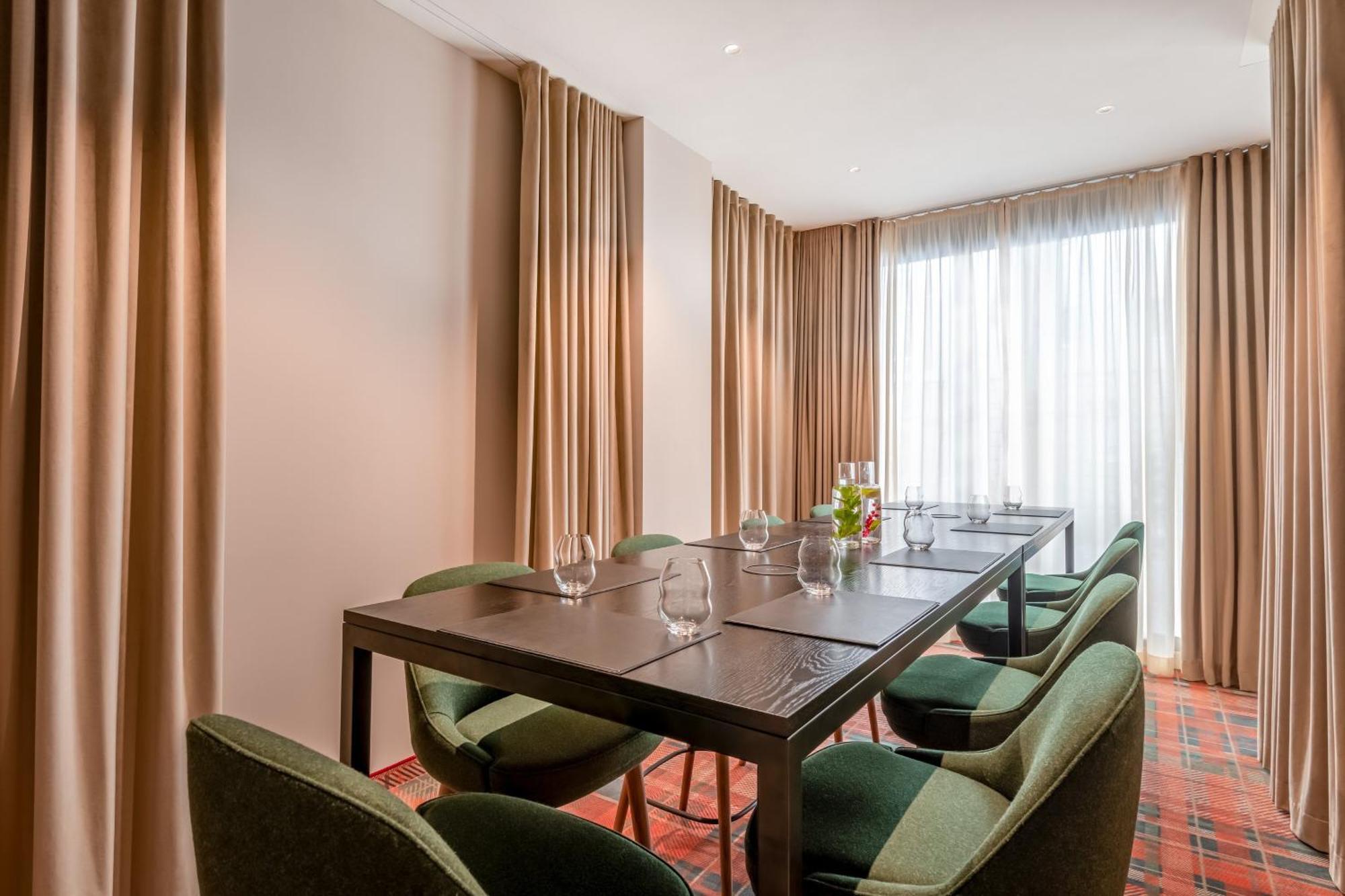 Sheraton Grand Hotel