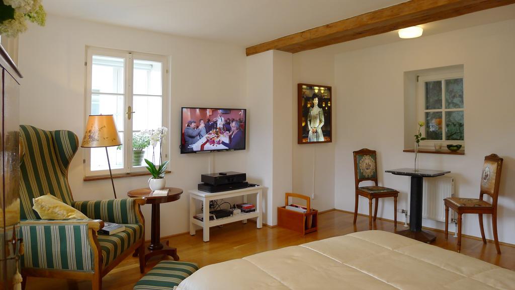 Artist's Altstadt-apartment *