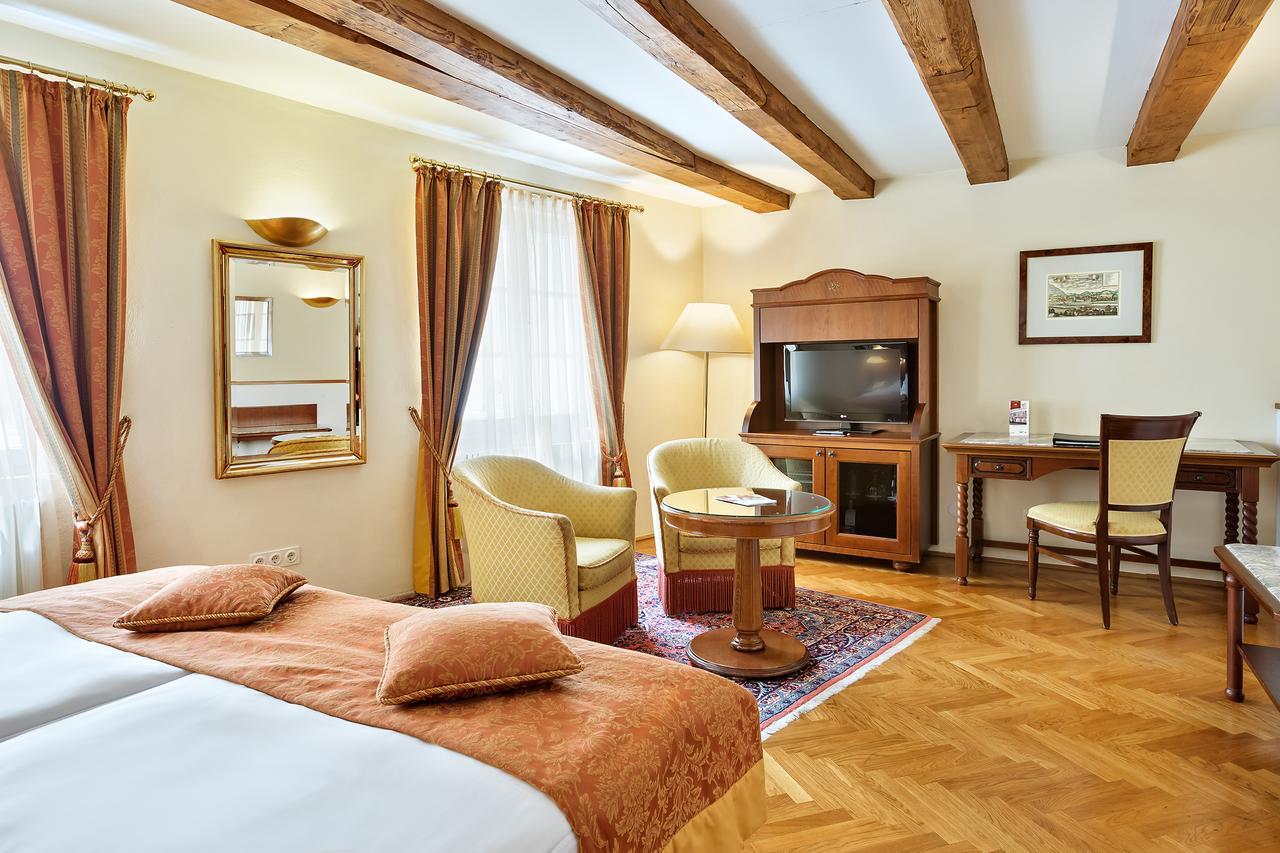 Hotel Radisson Blu Altstadt 5*