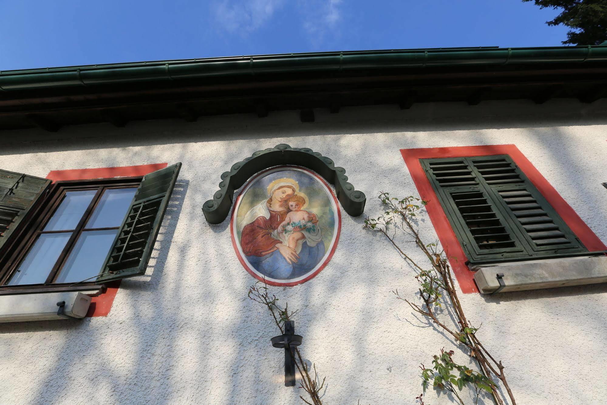 Haus Wartenberg Guest house 2*