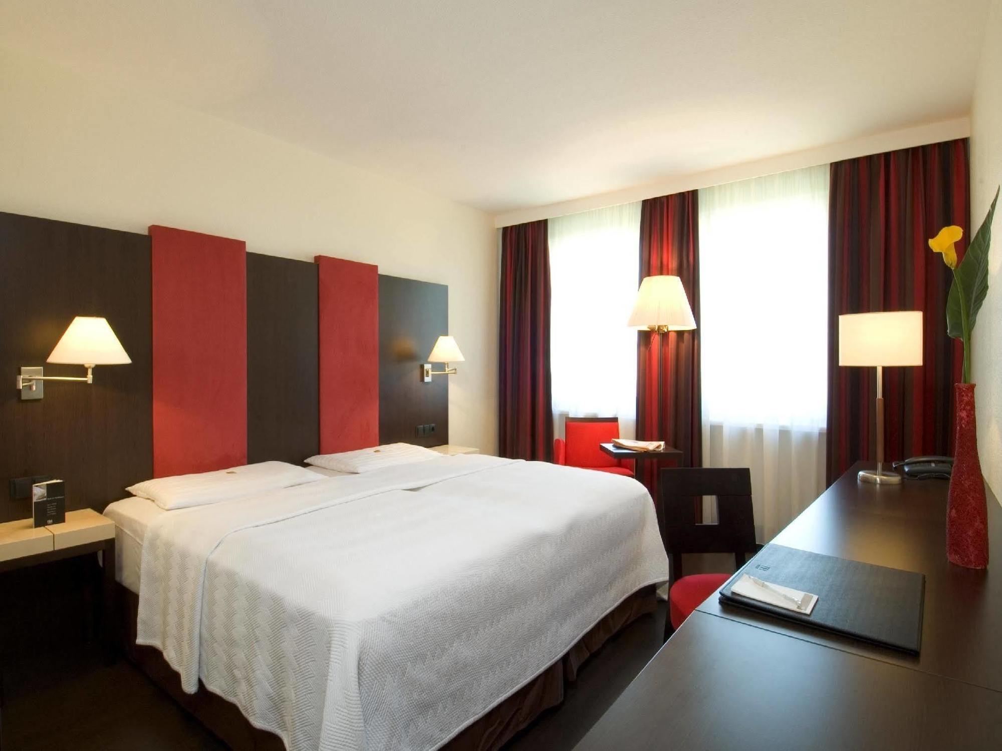 Nh Collection Hotel 4*