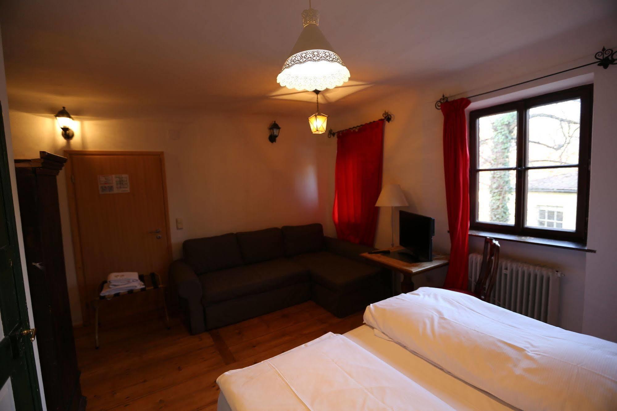 Haus Wartenberg Guest house 2*