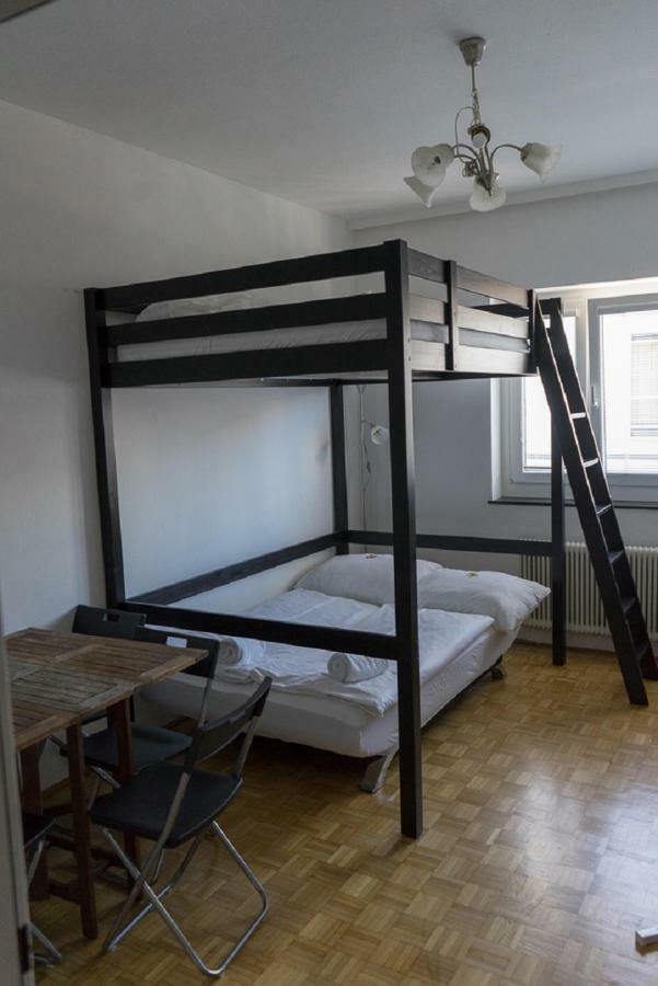 F Apartment *